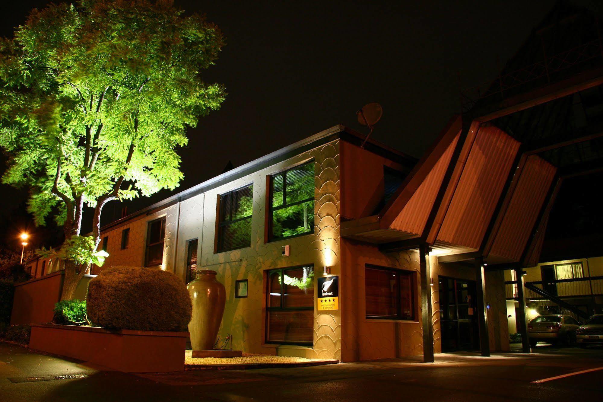 เดอะทาวเวอร์ส ออนเดอะปาร์ค Hotel ไครสต์เชิร์ช ภายนอก รูปภาพ